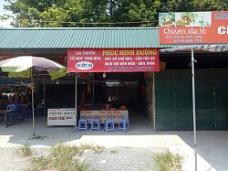 Cửa hàng viết sớ tán thẻ Phúc Minh Đường tại khu vực Đền Mẫu Hưng Yên.